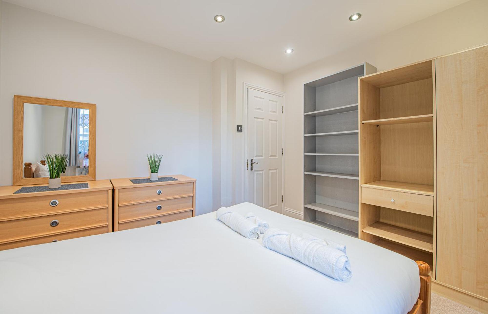 Homely 2 Bedroom Flat Near Tower Bridge *