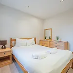 Homely 2 Bedroom Flat Near Tower Bridge